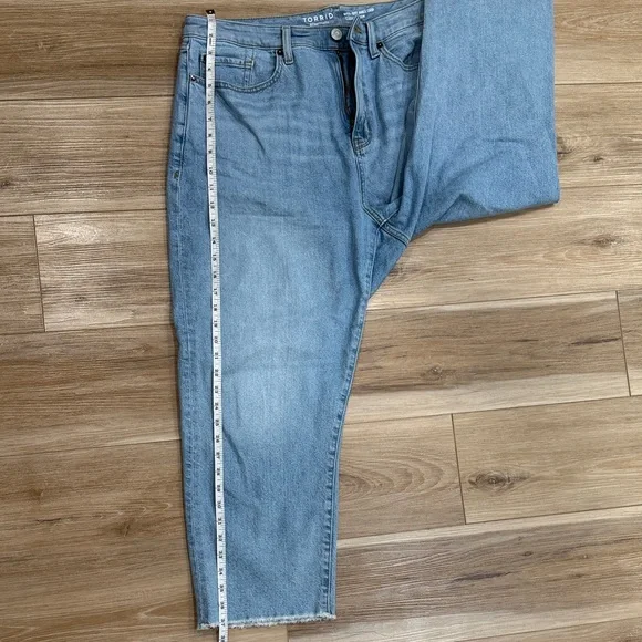 Torrid High-Rise Ankle Crop Classic Denim Jeans - Picture 7 of 8